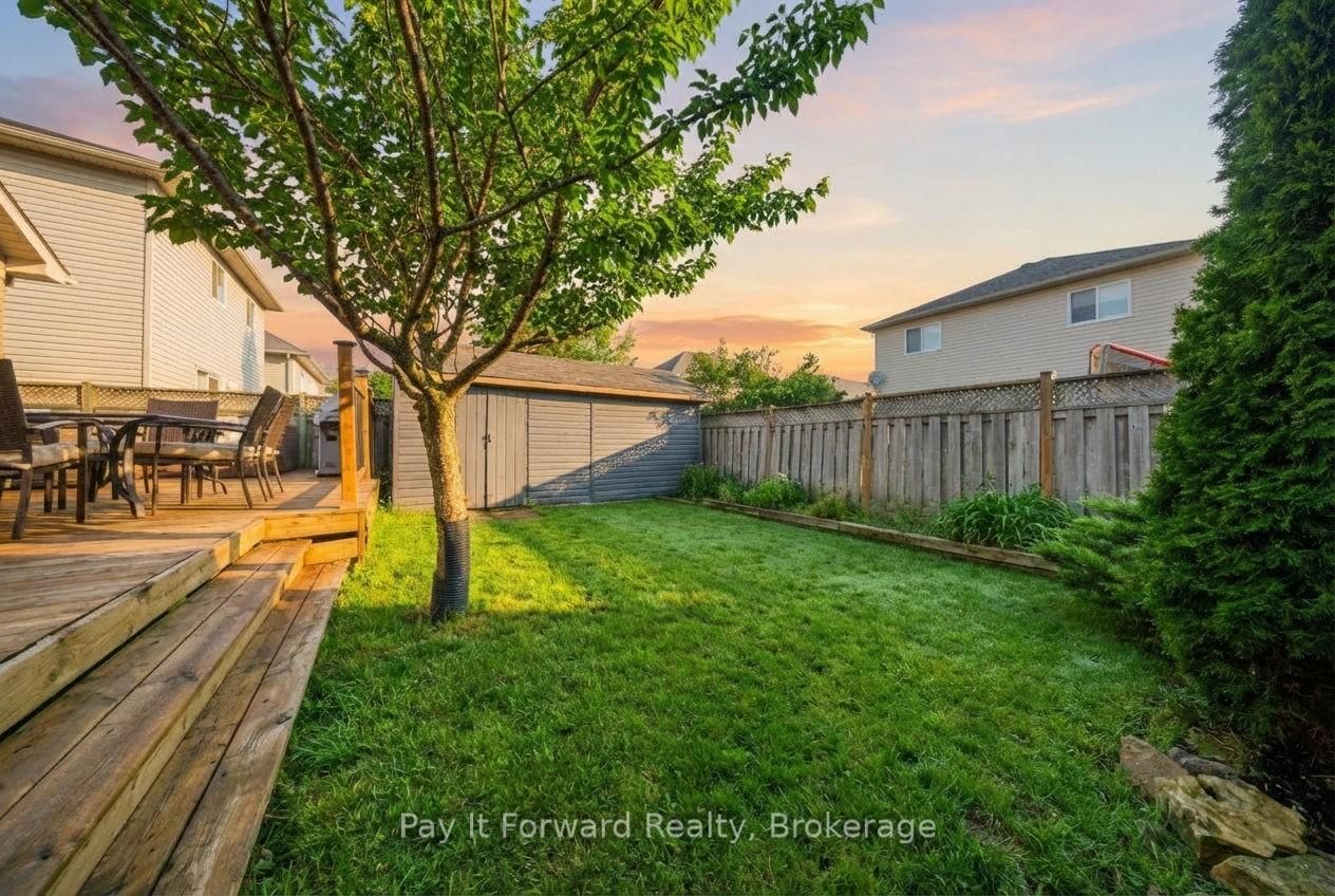 Detached House for sale at 76 Shadyglen Drive, Hamilton, Ontario, L8J 3W8 - Stoney Creek Mountain - MLS: X12982520