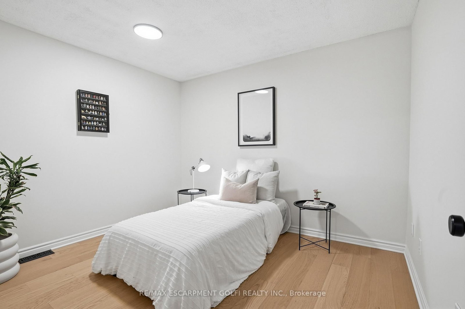 Detached House for sale at 181 Lawrence Lane, Pelham, Ontario, L0S 1E4 - Fonthill - MLS: X12982532