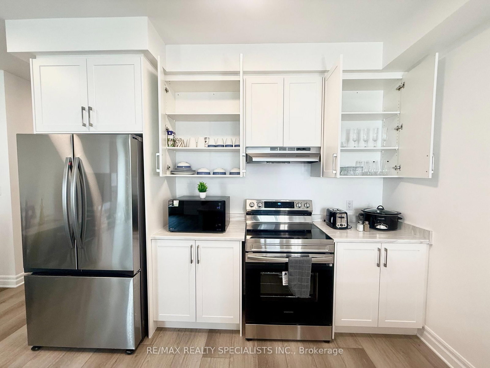 7481 Splendour Drive - Photo 3