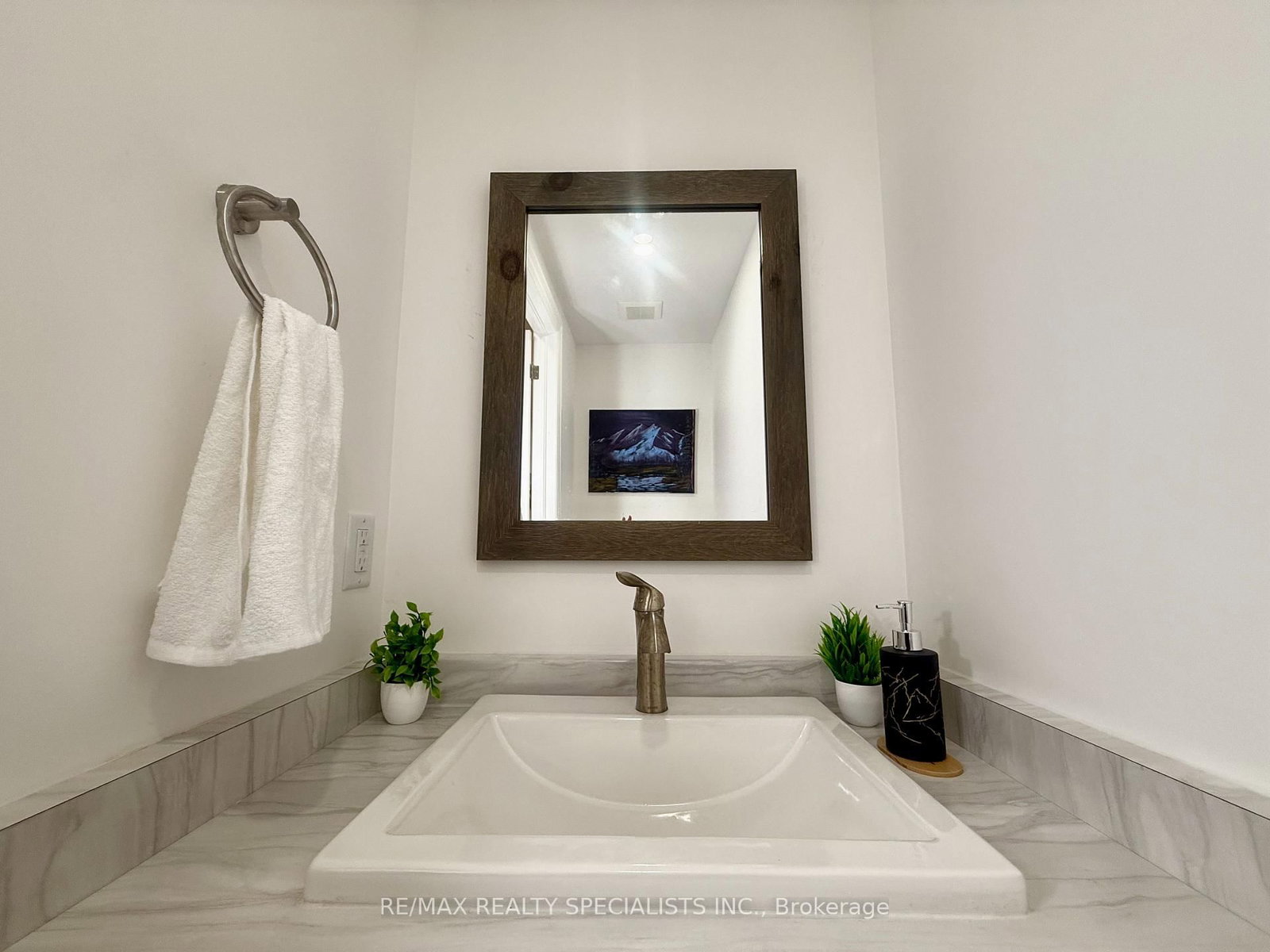 7481 Splendour Drive - Photo 8