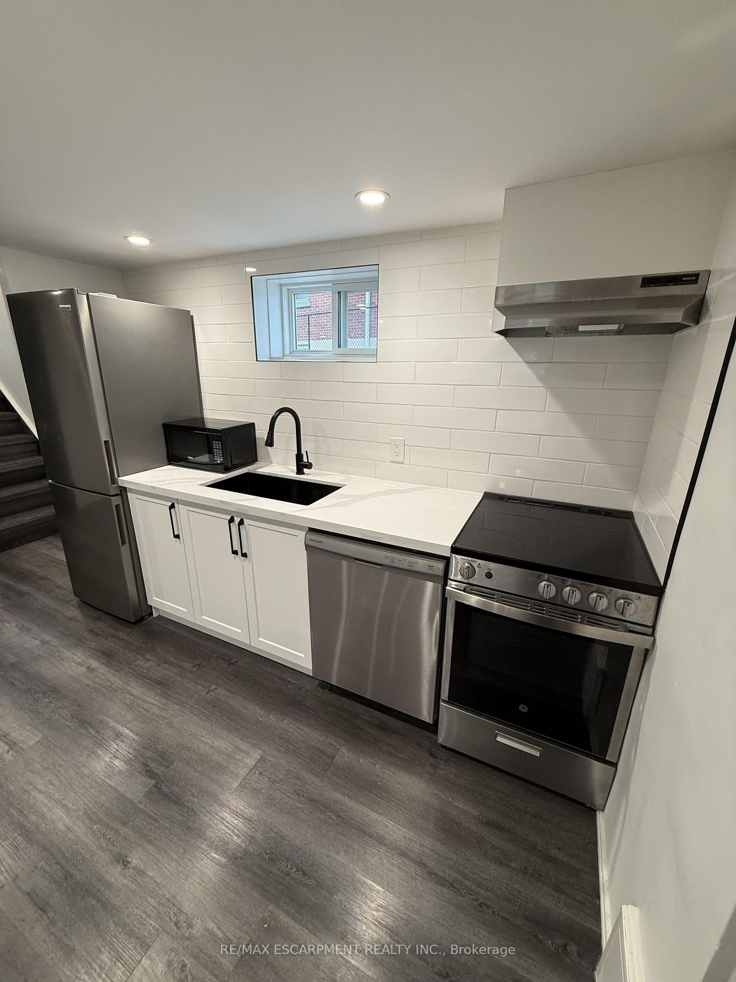 79 Castlefield Drive, Unit Basement - Photo 10