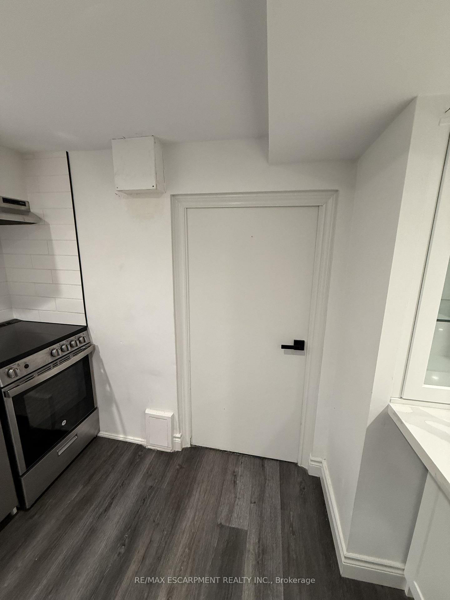 79 Castlefield Drive, Unit Basement - Photo 13