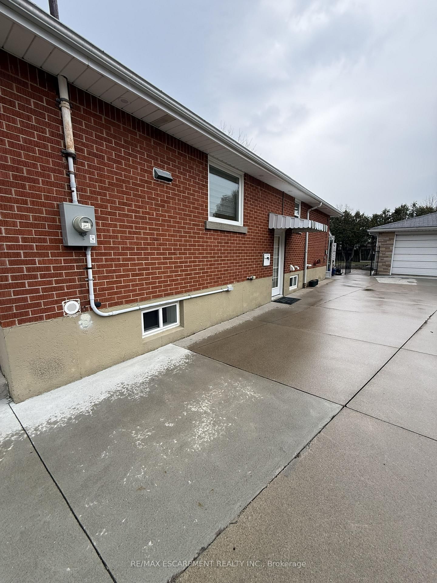 79 Castlefield Drive, Unit Basement - Photo 2