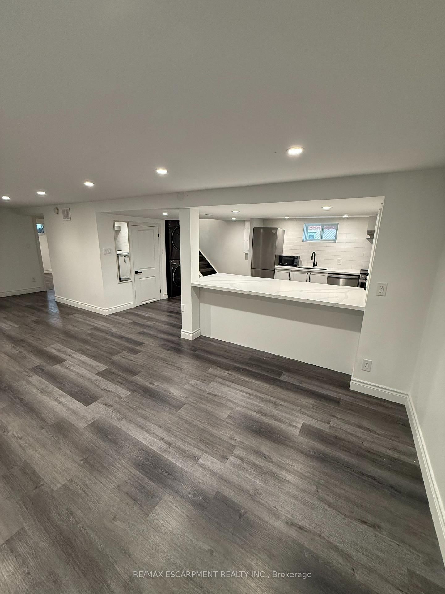 79 Castlefield Drive, Unit Basement - Photo 4