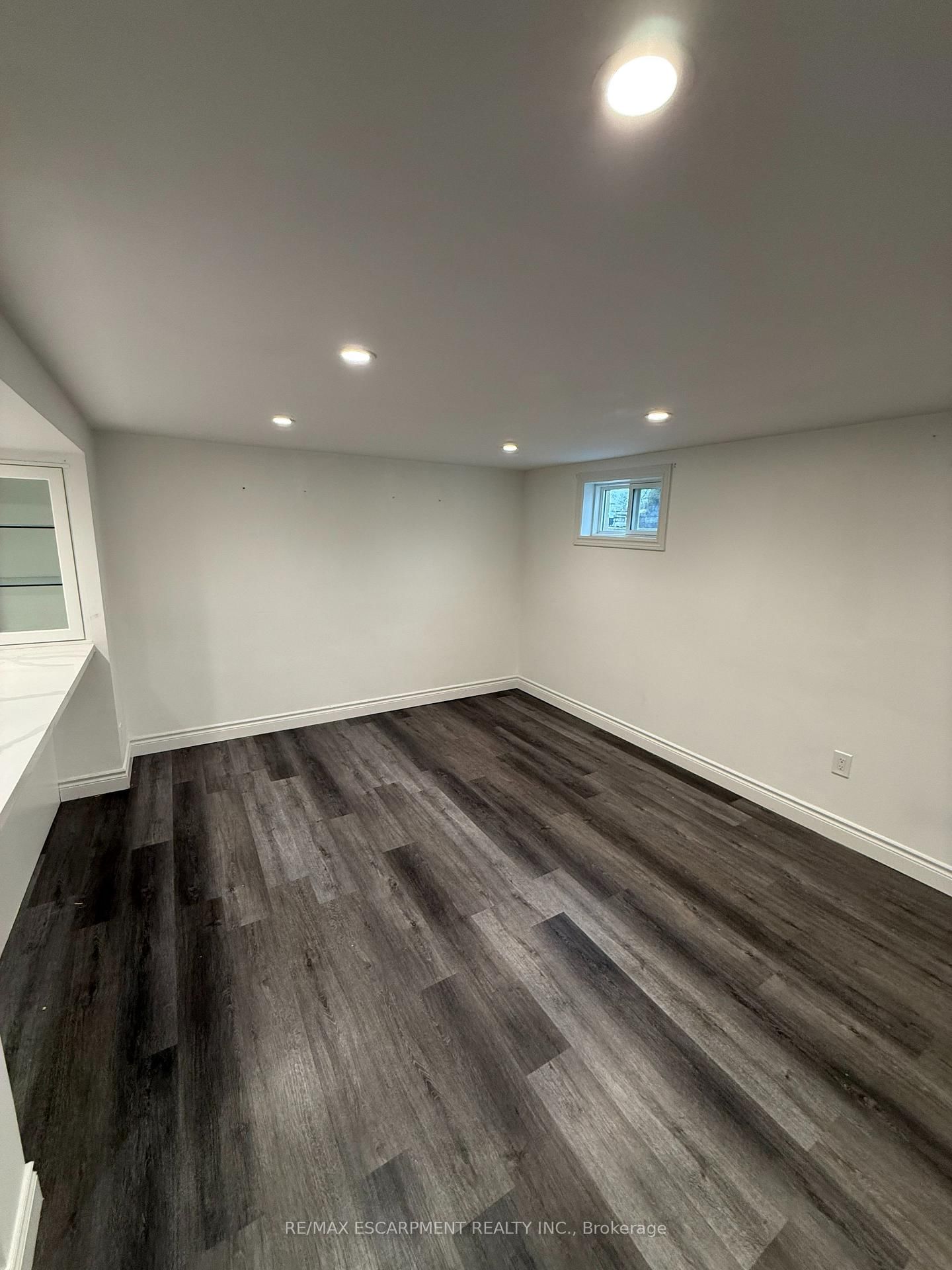 79 Castlefield Drive, Unit Basement - Photo 7