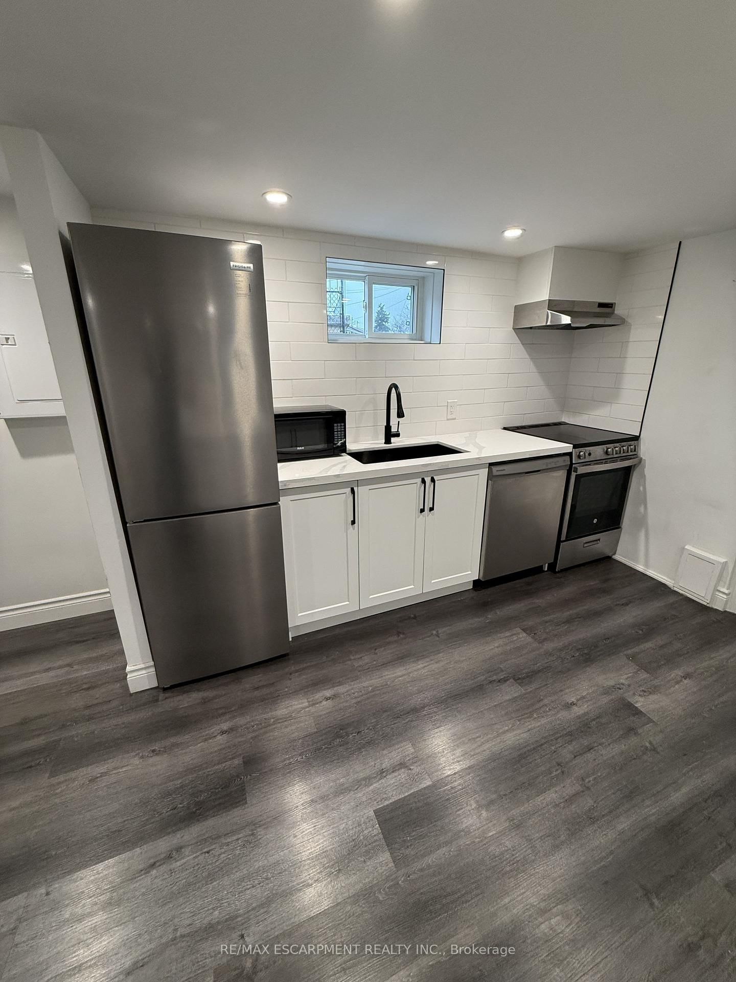 79 Castlefield Drive, Unit Basement - Photo 9