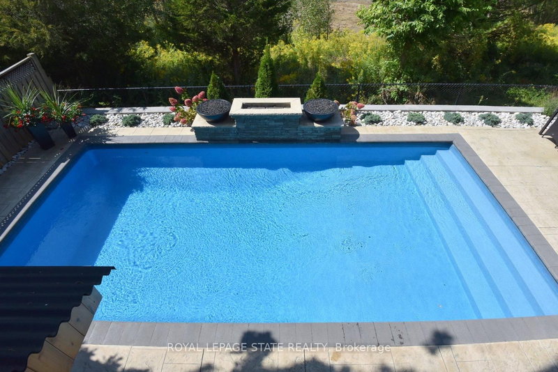 483 Valridge Dr, Hamilton, L9G 0B2 | Image 3