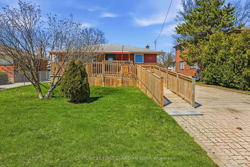 home for sale on 1878 Trafalgar Street