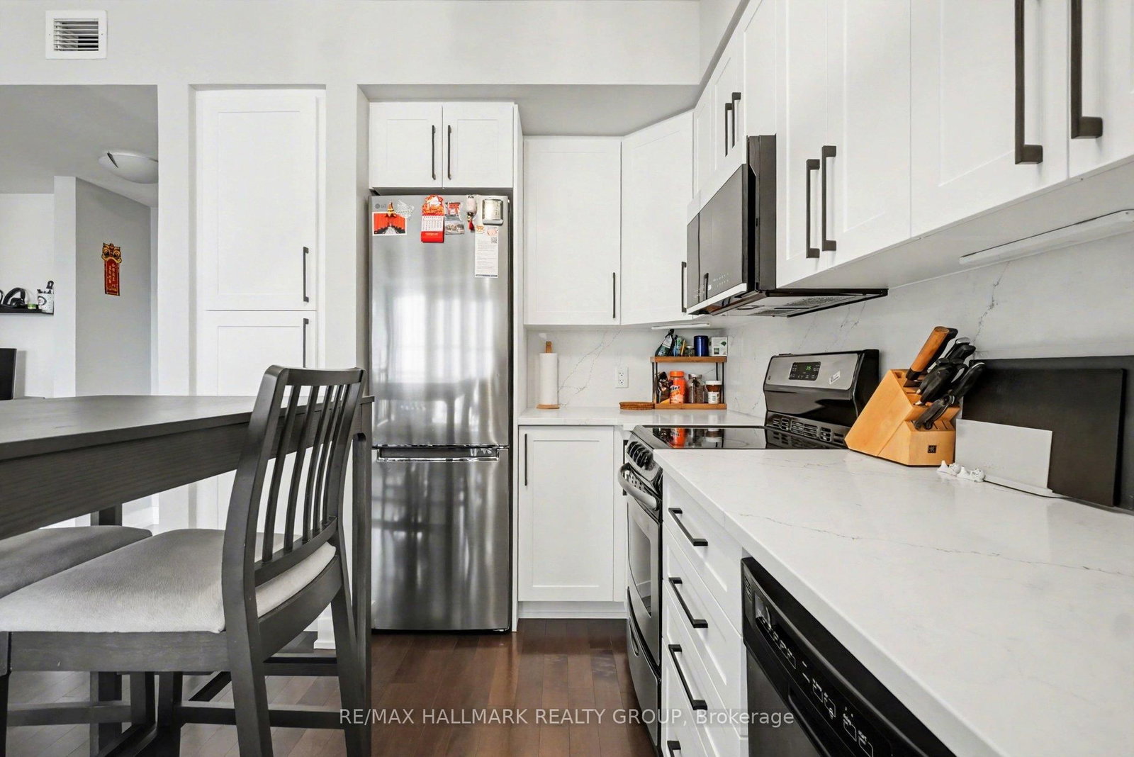 40 Nepean Street, Unit 1502 - Photo 8