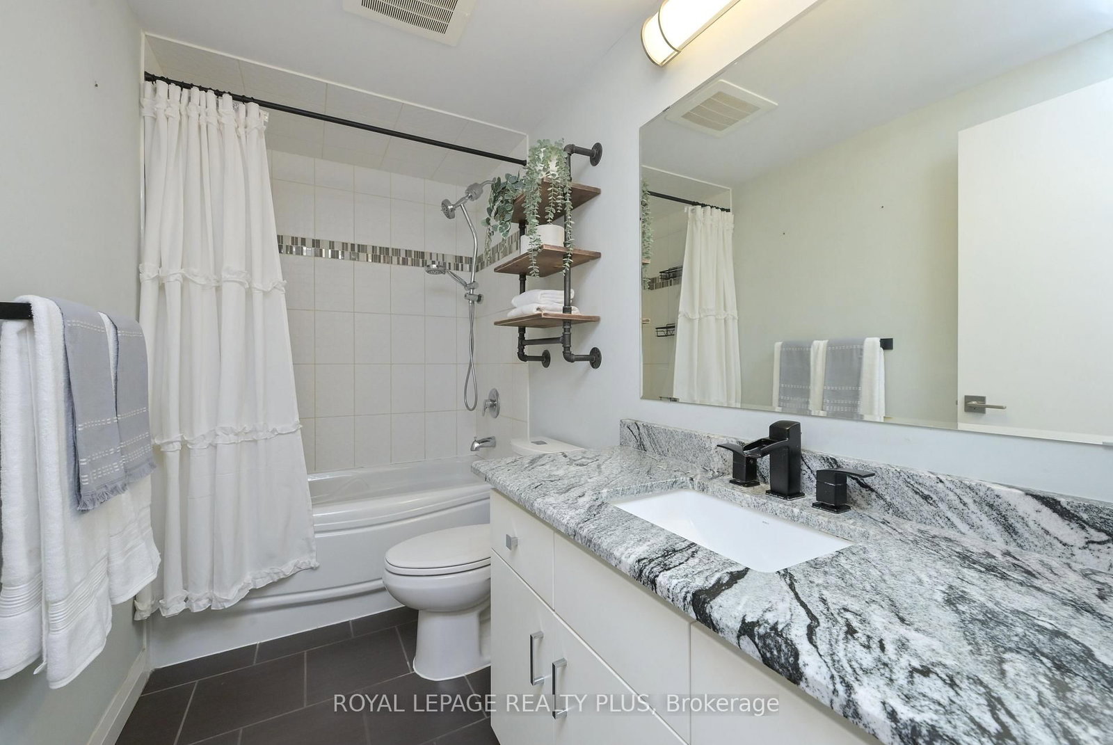 53 Arthur Street S, Unit 614 - Photo 16