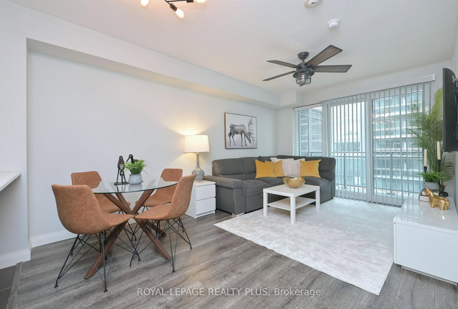 53 Arthur Street S, Unit 614 - Photo 2