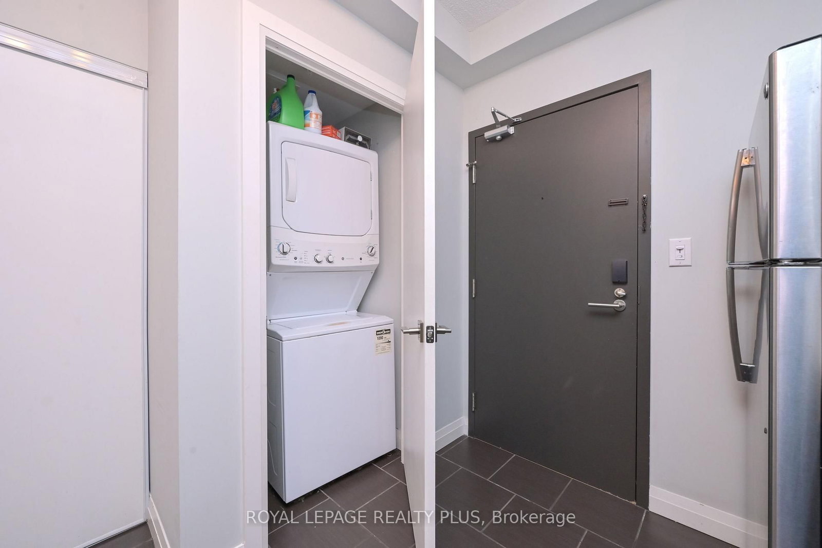 53 Arthur Street S, Unit 614 - Photo 22
