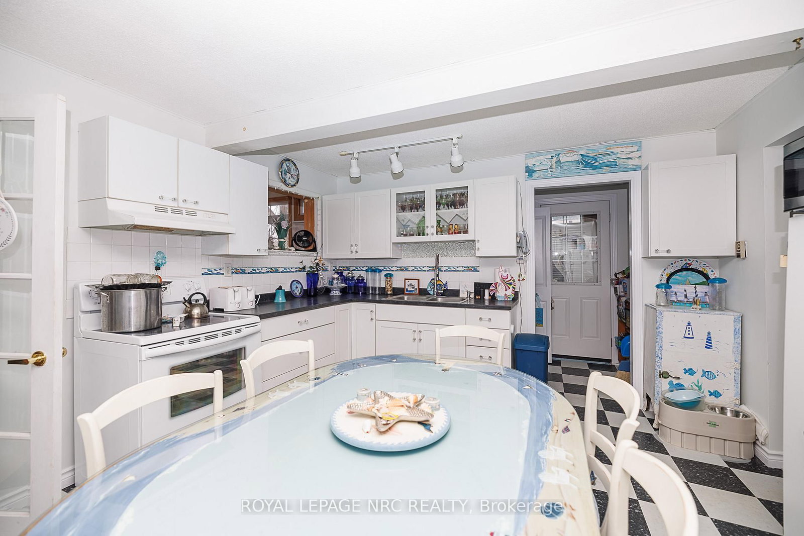 Detached House for sale at 3840 Terrace Lane, Fort Erie, Ontario, L0S 1B0 - Crystal Beach - MLS: X12982842