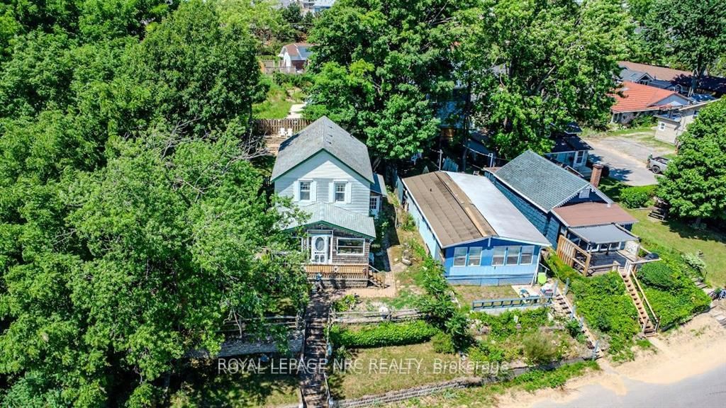 Detached House for sale at 3840 Terrace Lane, Fort Erie, Ontario, L0S 1B0 - Crystal Beach - MLS: X12982842