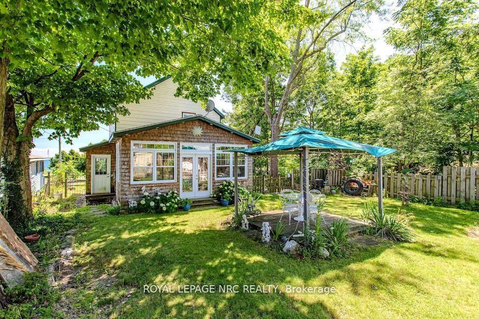 Detached House for sale at 3840 Terrace Lane, Fort Erie, Ontario, L0S 1B0 - Crystal Beach - MLS: X12982842