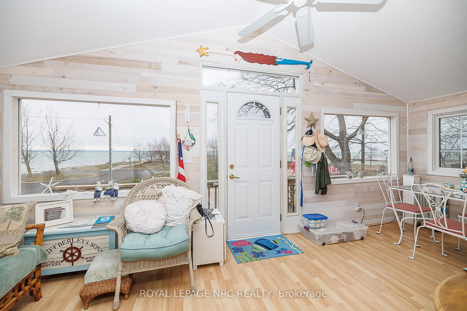 Detached House for sale at 3840 Terrace Lane, Fort Erie, Ontario, L0S 1B0 - Crystal Beach - MLS: X12982842