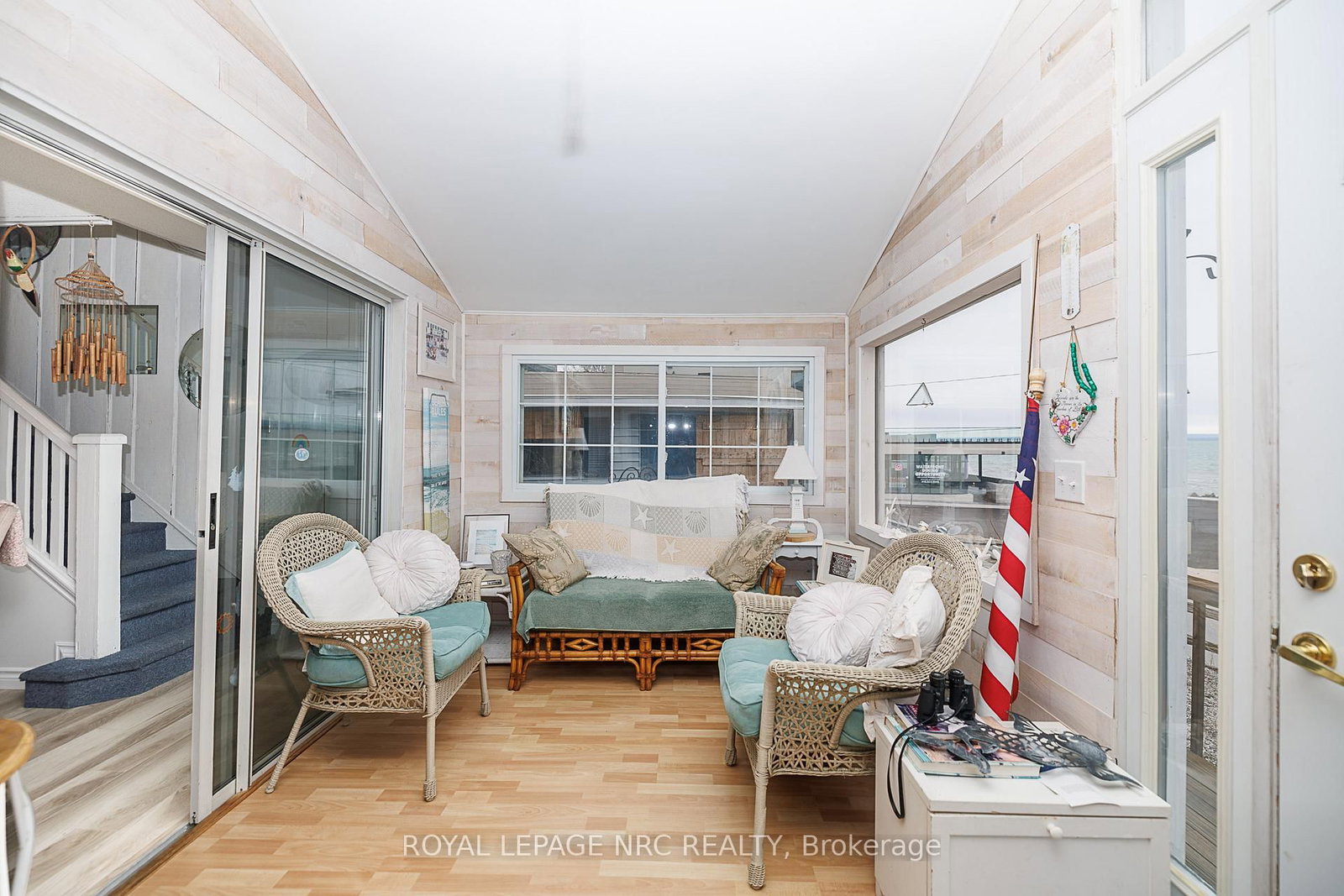 Detached House for sale at 3840 Terrace Lane, Fort Erie, Ontario, L0S 1B0 - Crystal Beach - MLS: X12982842