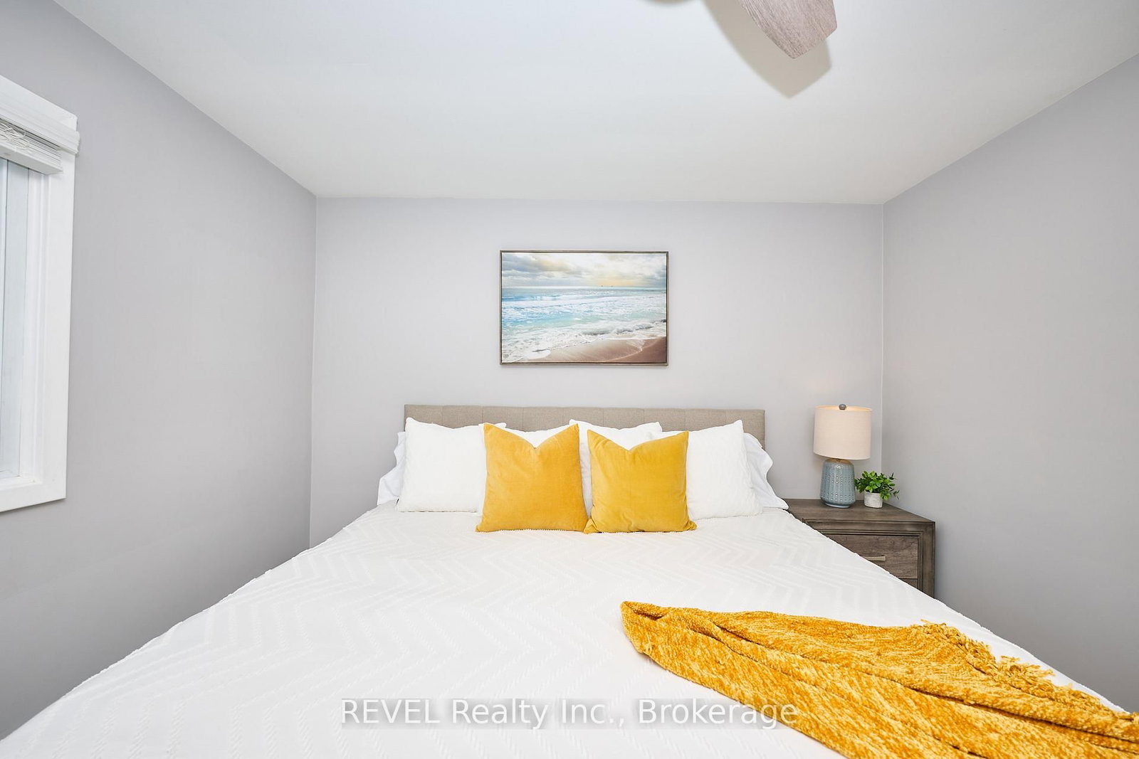 Detached House for sale at 190 Willson Road, Welland, Ontario, L3C 2T6 - Prince Charles - MLS: X12982860