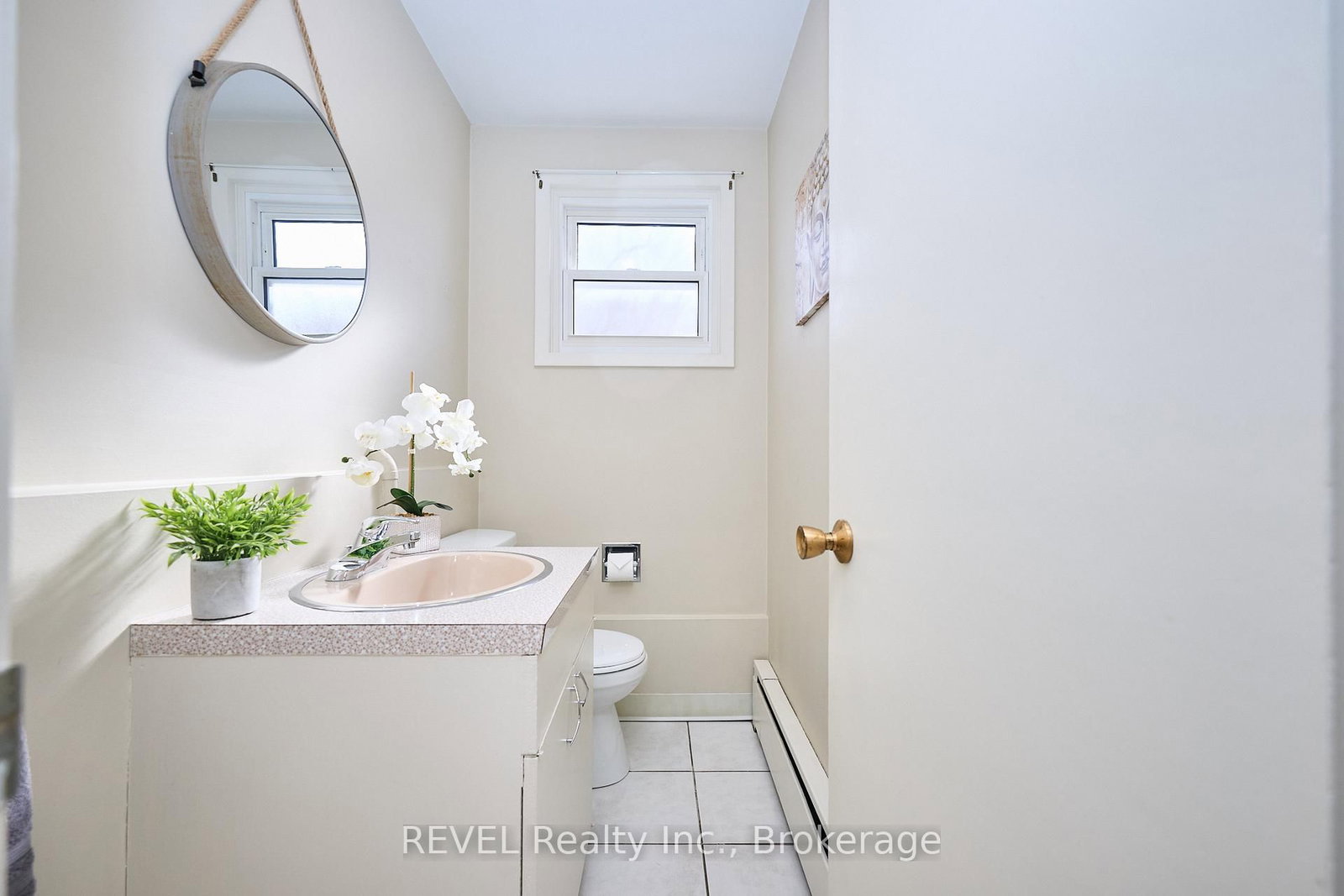 Detached House for sale at 190 Willson Road, Welland, Ontario, L3C 2T6 - Prince Charles - MLS: X12982860