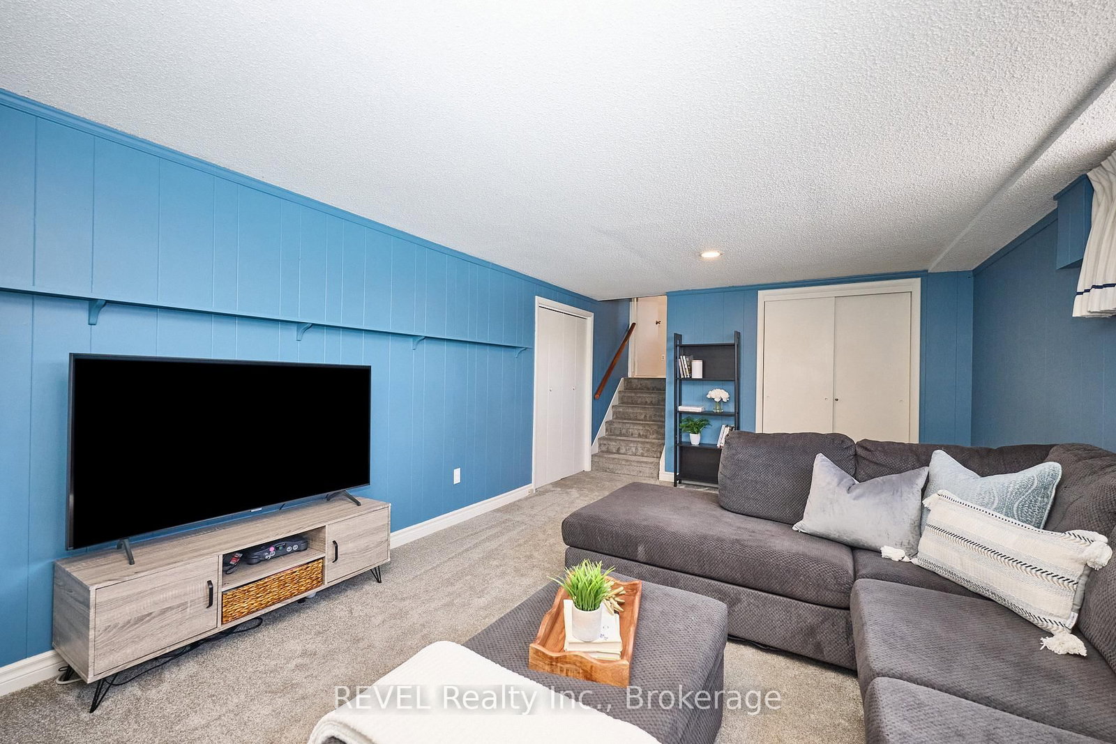 Detached House for sale at 190 Willson Road, Welland, Ontario, L3C 2T6 - Prince Charles - MLS: X12982860