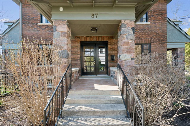 87 University Avenue W