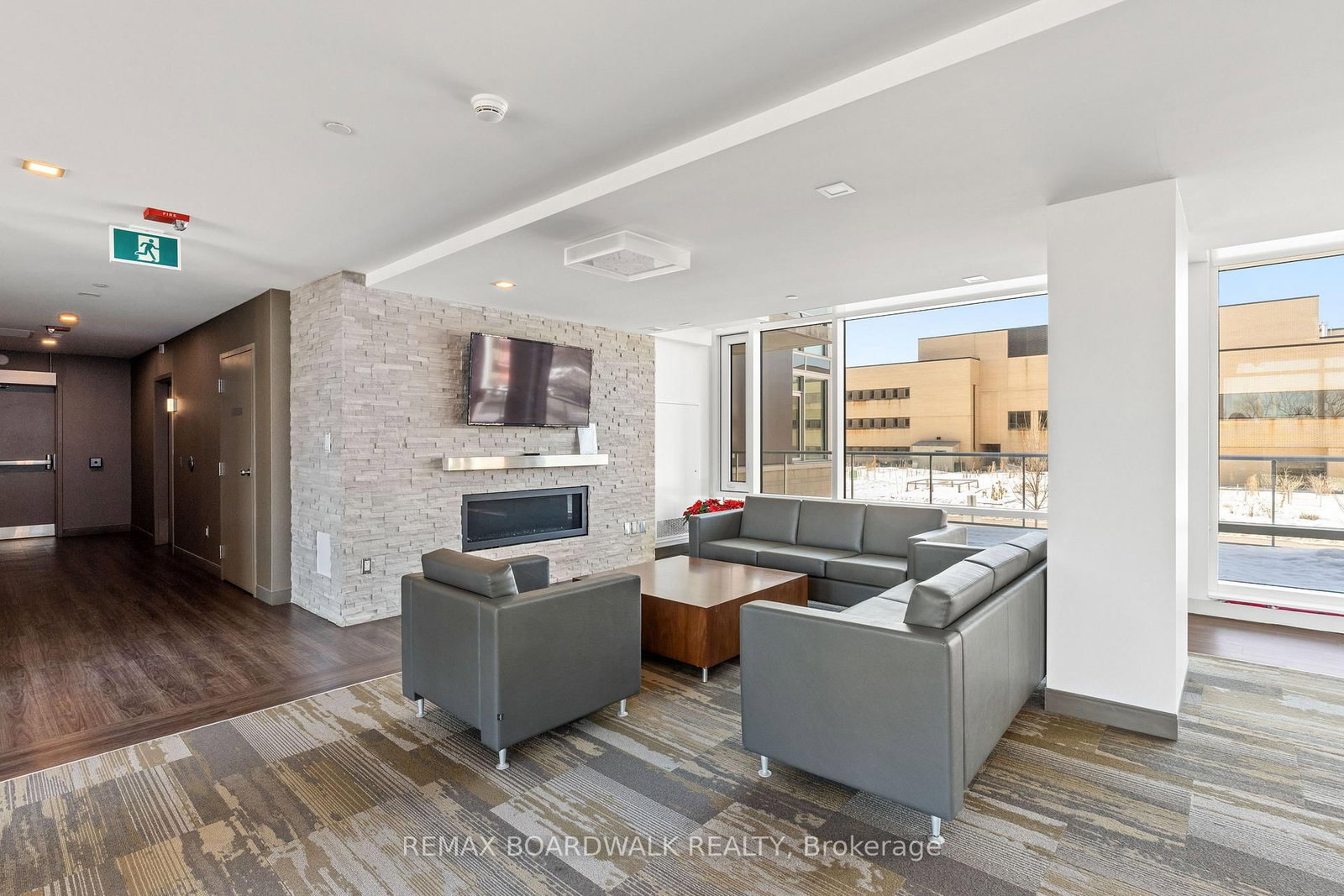 570 De Mazenod Avenue, Unit 603 - Photo 20