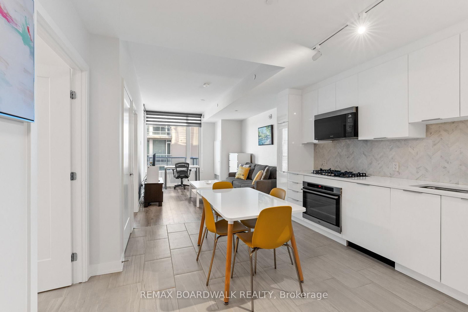 570 De Mazenod Avenue, Unit 603 - Photo 4