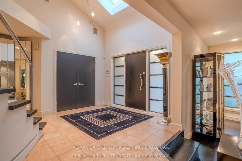 86 Tremont Dr, St. Catharines, L2R 3B2 | Image 3