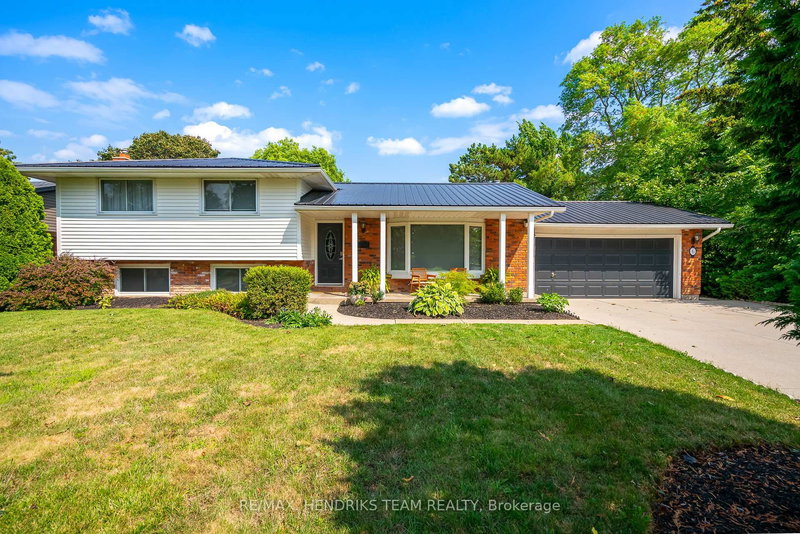 6 Garrison Village Dr, Niagara-on-the-Lake, L0S 1J0 | Image 2