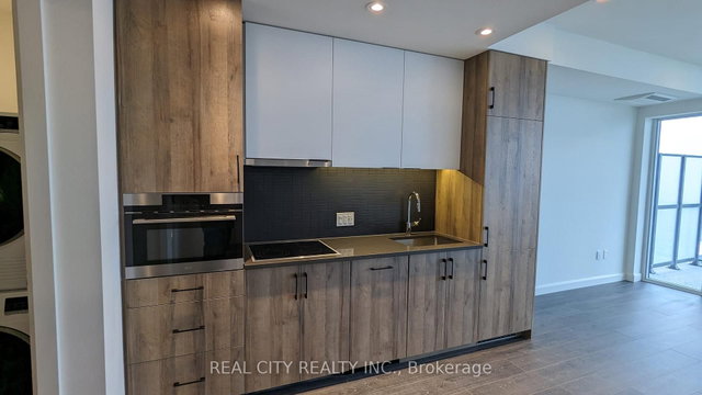 1510 - 741 King Street West Street