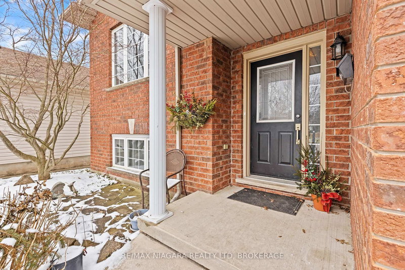 7852 Charnwood Ave, Niagara Falls, L2H 3E2 | Image 3