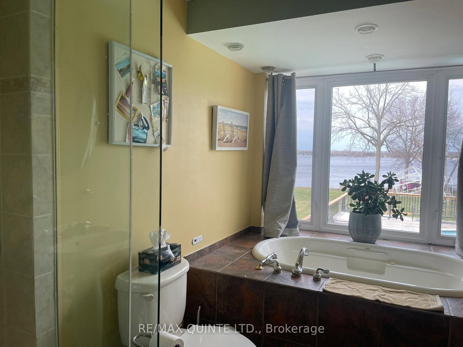 1752 County Road 3 • Prince Edward County, ON photo 15