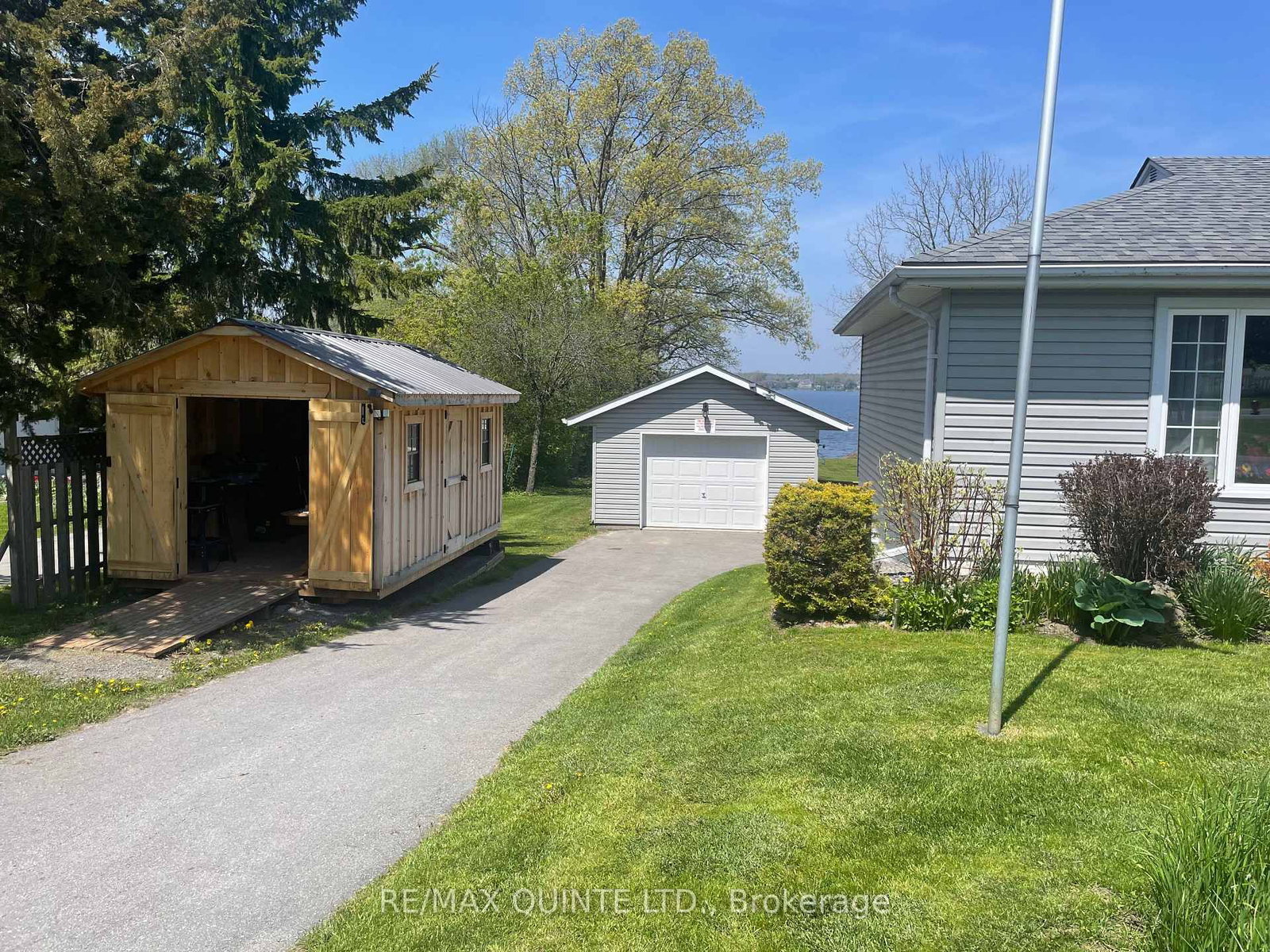 1752 County Road 3 • Prince Edward County, ON photo 4