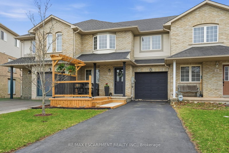 home for sale on 14 Kenyon Crescent