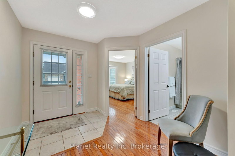 16 Winterberry Lane, Guelph, N1G 4X7 | Image 3