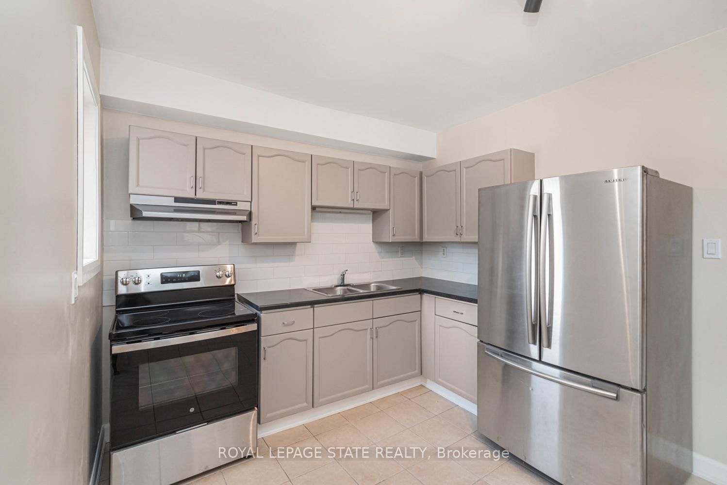 Detached House for sale at 60 Keith Street, Hamilton, Ontario, L8L 3S3 - Industrial Sector - MLS: X12983294