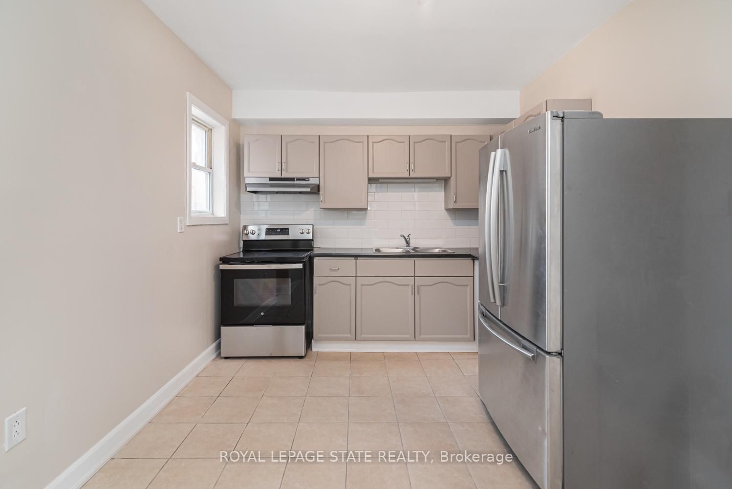 Detached House for sale at 60 Keith Street, Hamilton, Ontario, L8L 3S3 - Industrial Sector - MLS: X12983294