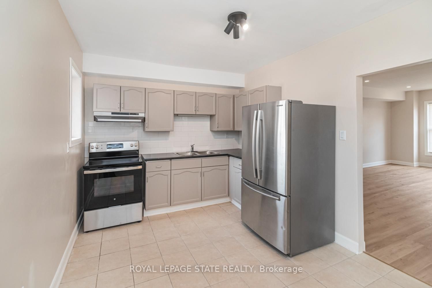 Detached House for sale at 60 Keith Street, Hamilton, Ontario, L8L 3S3 - Industrial Sector - MLS: X12983294