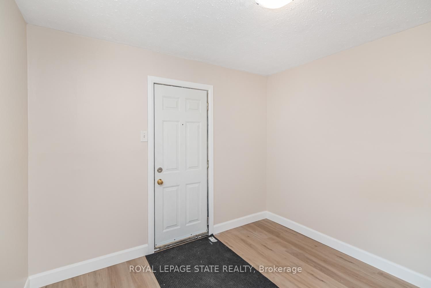 Detached House for sale at 60 Keith Street, Hamilton, Ontario, L8L 3S3 - Industrial Sector - MLS: X12983294