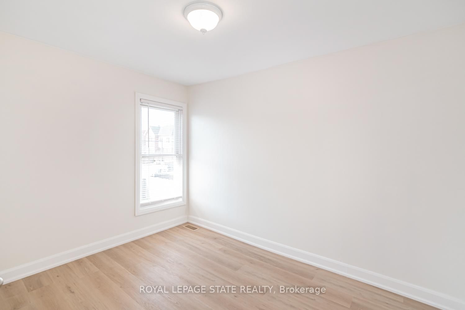 Detached House for sale at 60 Keith Street, Hamilton, Ontario, L8L 3S3 - Industrial Sector - MLS: X12983294