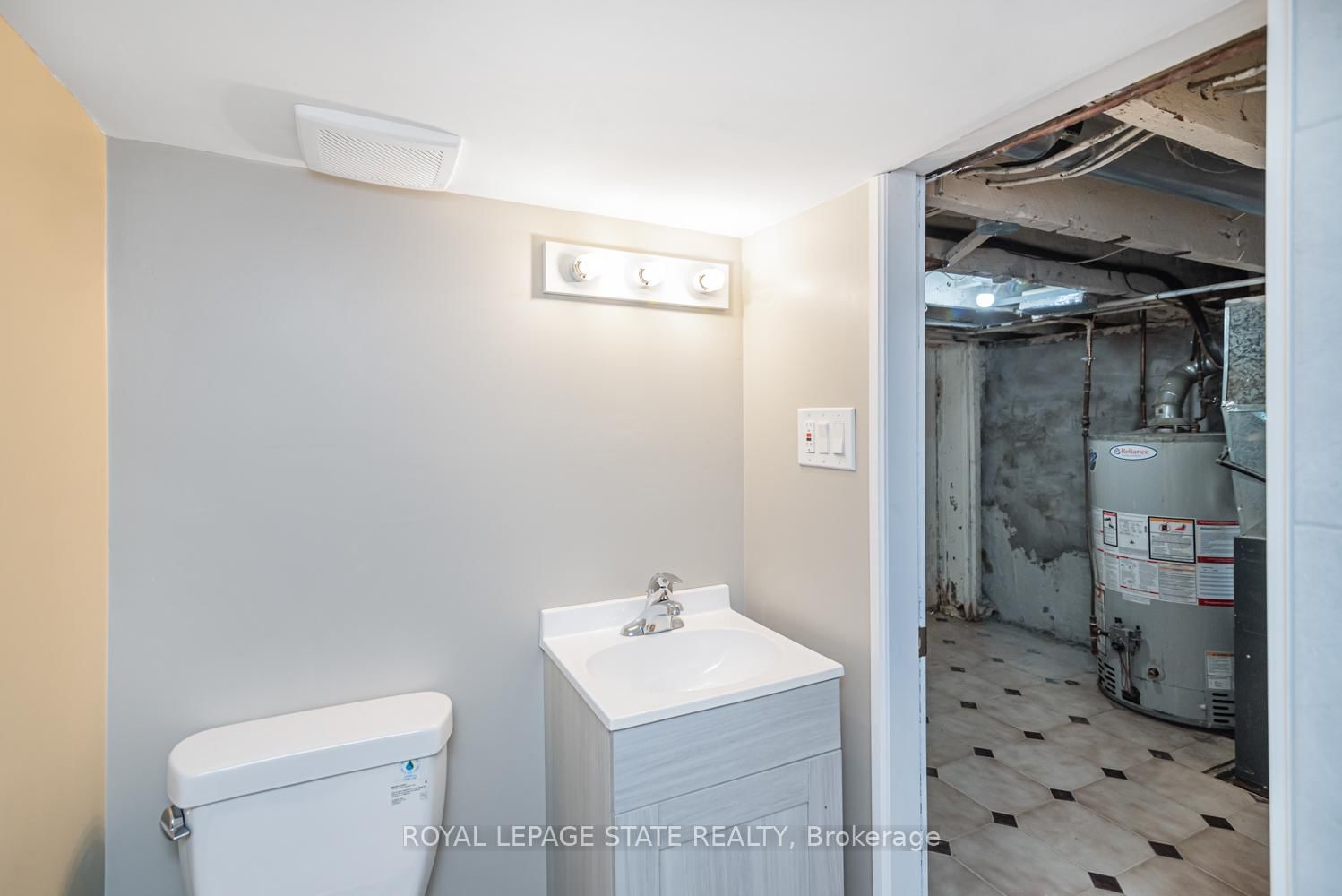 Detached House for sale at 60 Keith Street, Hamilton, Ontario, L8L 3S3 - Industrial Sector - MLS: X12983294