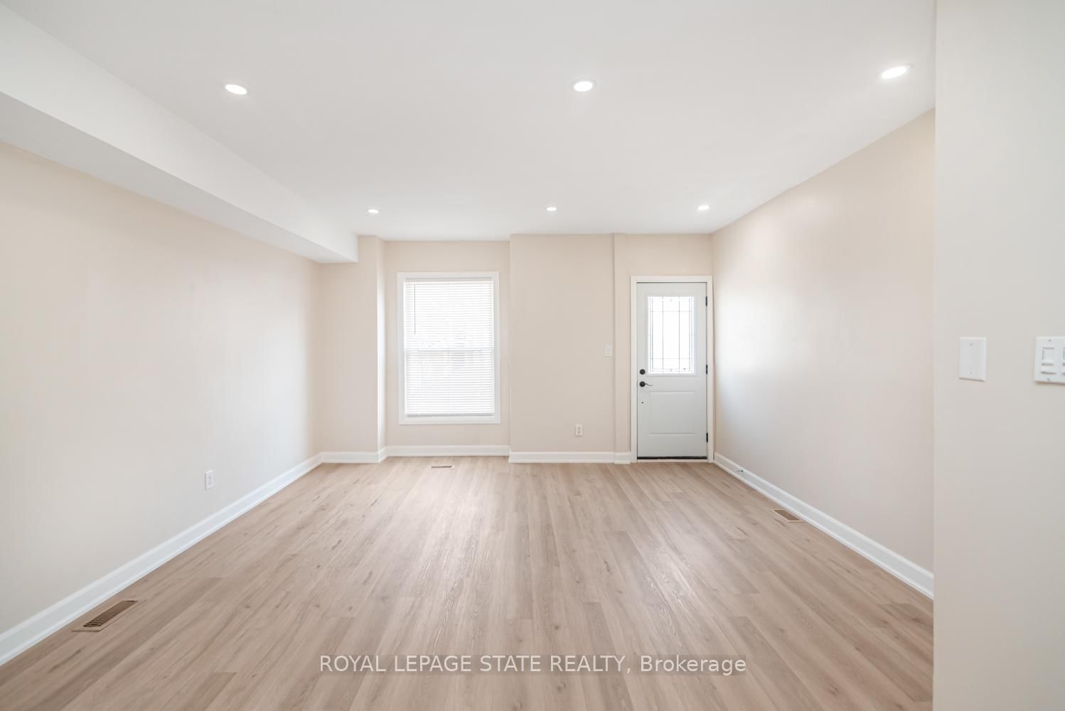 Detached House for sale at 60 Keith Street, Hamilton, Ontario, L8L 3S3 - Industrial Sector - MLS: X12983294