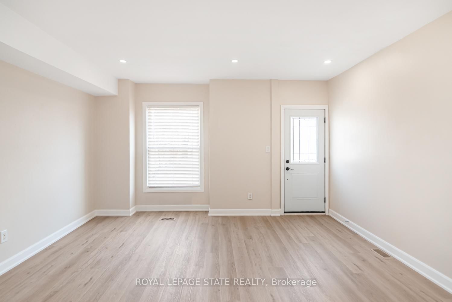 Detached House for sale at 60 Keith Street, Hamilton, Ontario, L8L 3S3 - Industrial Sector - MLS: X12983294