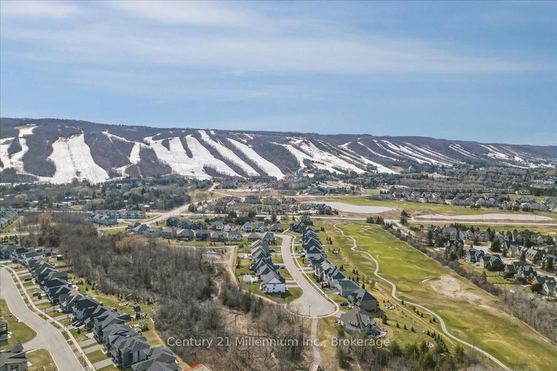 161 Springside Cres, Blue Mountains, L9Y 5L3 | Image 2