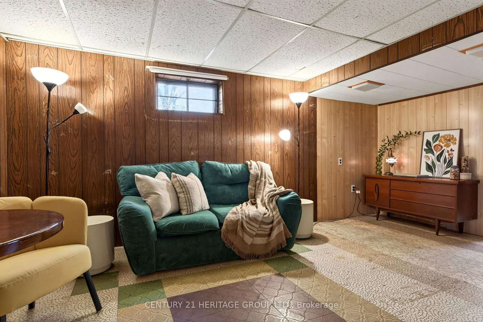 Detached House for sale at 98 Cameo Avenue, Hamilton, Ontario, L8V 2H3 - Macassa - MLS: X12983406