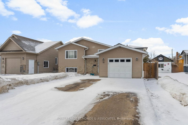 12 Wilbert St, Petawawa, K8H 2C6 | Image 2