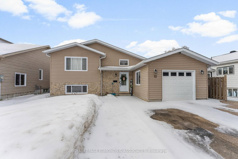 12 Wilbert St, Petawawa, K8H 2C6 | Image 3