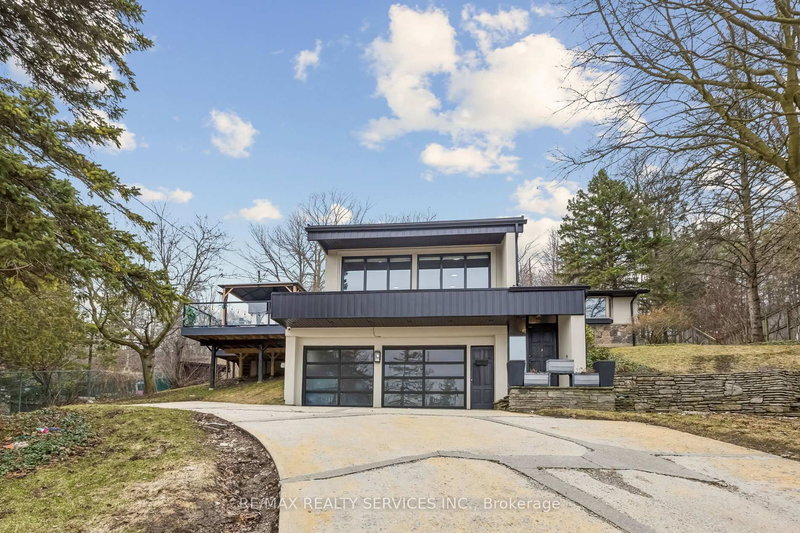 3 Chicopee Terr, Kitchener, N2A 1T2 | Image 2