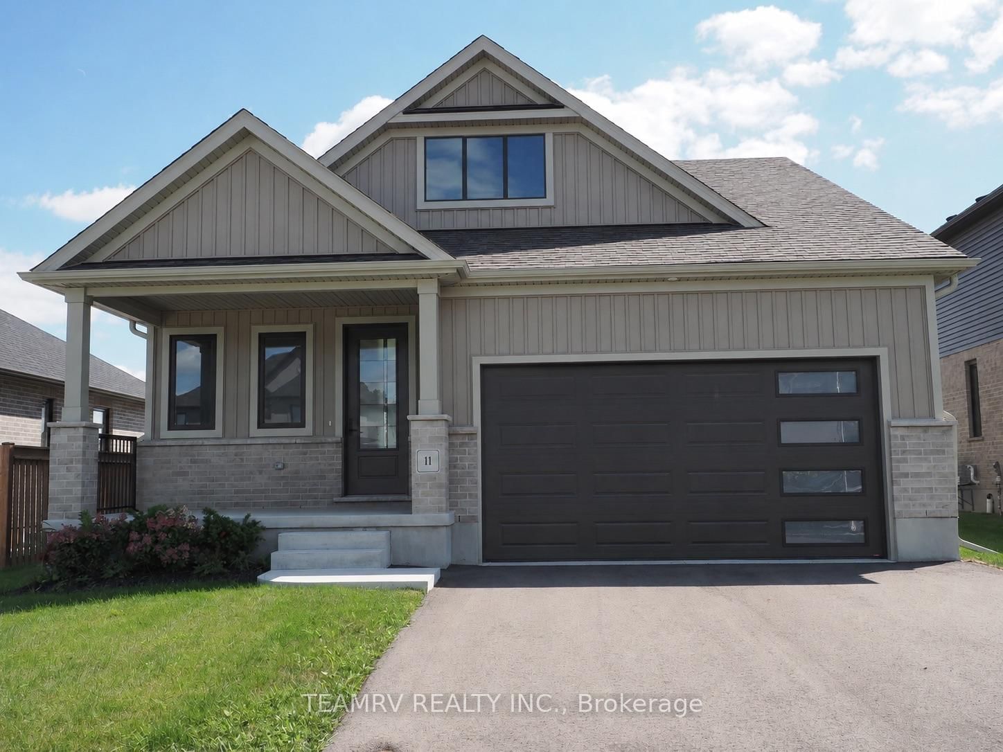 11 Sycamore Drive • Tillsonburg, ON photo 1