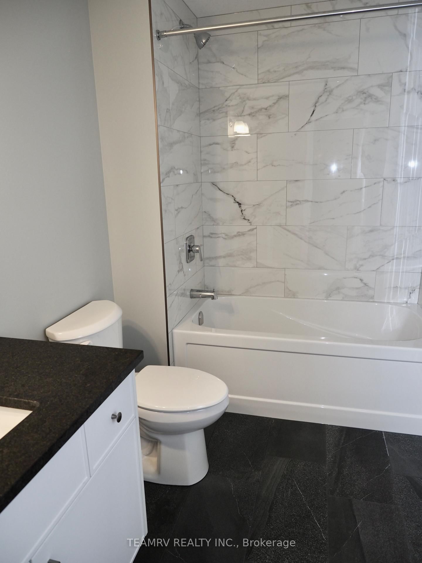 11 Sycamore Drive • Tillsonburg, ON photo 12